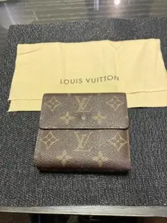 LOUIS VUITTON ルイヴィトン 三つ折り財布のサムネイル