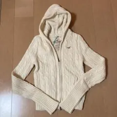HOLLISTER フード付きケーブルニットセーター L