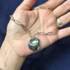 Item thumbnail for item afc863d3-a336-4493-93d8-1fbb2bf9b0c3