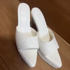 GIDA ホワイト パンプスのサムネイル