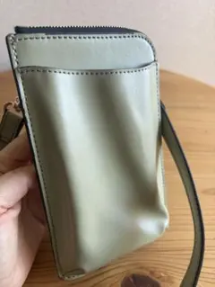 本革　ミントオリーブグリーン スマホショルダーバッグ