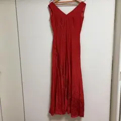 赤のロングドレス Vネック スリーブレス