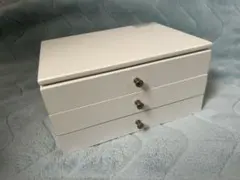 ホワイトドレッサー ミラー付き 収納とおまけ