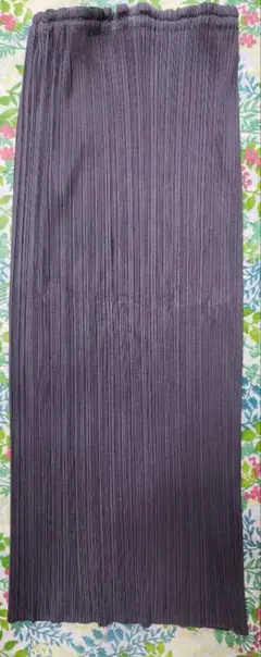 PLEATS PLEASE タイトスカート