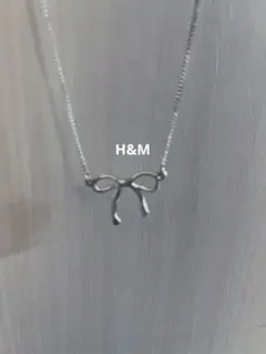 エイチアンドエム　H&M リボンネックレス　シルバーのサムネイル