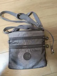 キプリングショルダーバッグ　シルバー