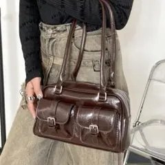 2ポケット付合成皮革ボストンバッグ