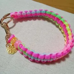 カラフル スマホストラップ　パラコード　ハンドストラップ　バッグチャーム