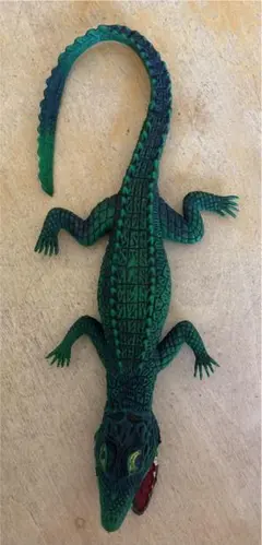ゴム人形　ワニ