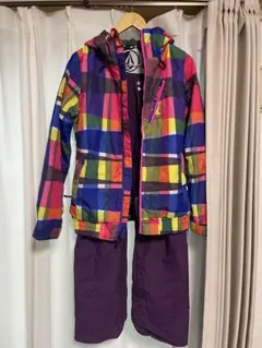 VOLCOM レディースカラフルチェック柄スノーボードウェア上下セットおまけ付き