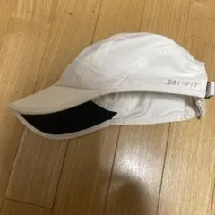 Nike DRI-FIT ホワイトキャップ