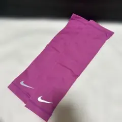 ナイキNIKEアームカバー　ピンクDri-FIT UVアームスリーブ　ランニングのサムネイル