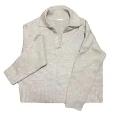 ライトグレー ポロネック ニットセーター　フリーサイズ