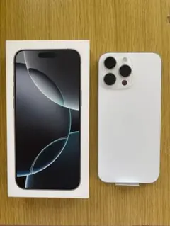iPhone 16 Pro Max 256GB ホワイト 本体 値下可能 - メルカリ