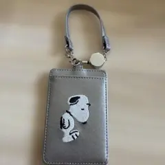 スヌーピー刺繍シルバーパスケース