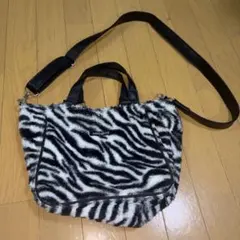 【フォロー割実施中】 ZIDDY ショルダーバッグ ゼブラのサムネイル