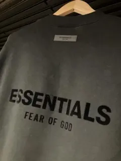 ESSENTIALS ブラック トレーナー とベージュ2枚セット