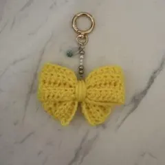 黄色の編み物リボンチャーム
