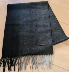 ＊コムサイズム＊ フリンジ付マフラー 黒　グレー ブラック 男女兼用