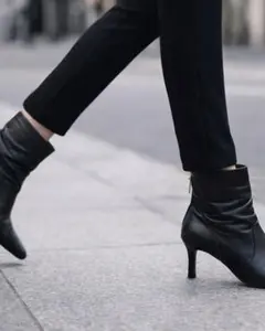 HIMIKO 黒 レザーブーツ ブーティ 24cm 7cmヒール 611402