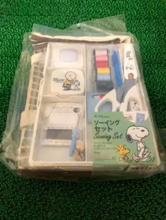 新品　未開封　スヌーピー　PEANUTS　ソーイングセット