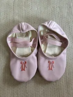 値下げしました‼️ピンク バレエシューズ リボン刺繍