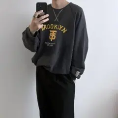 【TRIPLE 5 SOUL】90s~ロゴグラフィックラグランスウェット Y2Kのサムネイル