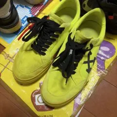 OFF-WHITE スニーカー イエロー ブラックのサムネイル