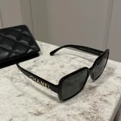 最終値下 2025 CHANEL ブラックサングラス チェーン付き - メルカリ