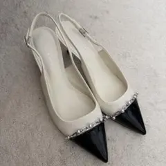CHARLES & KEITH 廃盤パンプス38サイズのサムネイル