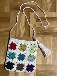 【ハンドメイド】グラニースクエア　ショルダーバッグ　サコッシュ