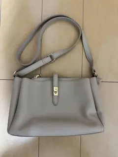 ⭐︎未使用 グレージュ 合成皮革 ショルダーバッグ