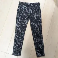 Old Navy Active 　カモフラージュ柄　レギンス　ヨガ　Мサイズのサムネイル