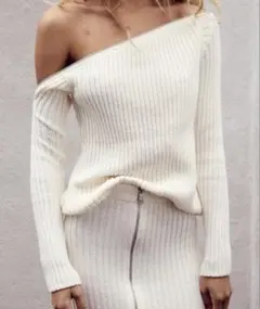 ZARAシェニールジッパースウェットシャツ（ワンショルニット