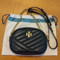 ToryBurch ブラックショルダーバッグ　カメラバッグ　マットゴールド金具