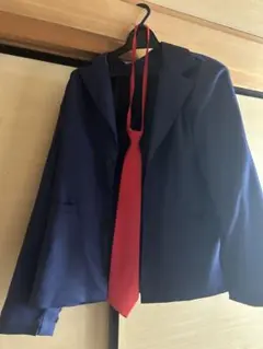 紺ジャケット　赤ネクタイ　コスプレ