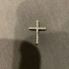 Folli Folliクロスチャーム　キュービックジルコニア　ネックレストップ