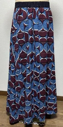 Merlot 幾何学柄ロングスカート