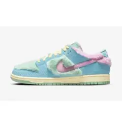 VERDY × NIKE SB DUNK LOW Visty