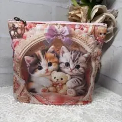 うさぎ×苺レース柄♥️持ち手付きフラットポーチ♥️片面パネル