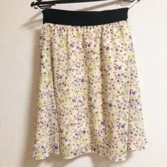 PEYTON PLACEの小花柄スカート