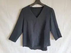 値引き中！ネイビー Vネック 五分袖 トップス
