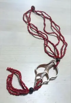 未使用 ネックレス 貝殻 ビーズ 赤 レッド アジアン カジュアル