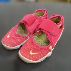 Nike ナイキ　キッズ サンダル 蛍光ピンク　エアリフト　17cm 水遊び