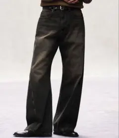 VINTAGE WASHED CURVED DENIM