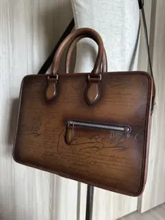 定価62万 ベルルッティ アンジュール スモール スクリットレザー バッグ 新品