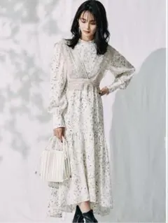 レースビスチェ付フラワーティアードワンピース　MERCURYDUO