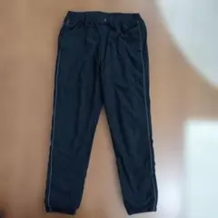 ユニクロ 150 ストレッチウォームイージージョガーパンツ 黒 グレーライン