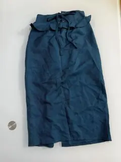 ダークブルー フリル付きタイトスカート