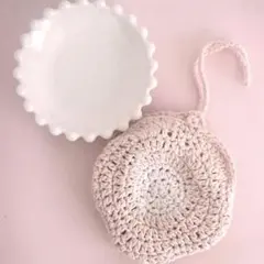 お花　ポーチ　ストラップ　ハンドメイド　ピンク　白　編み物　小物入れ　花